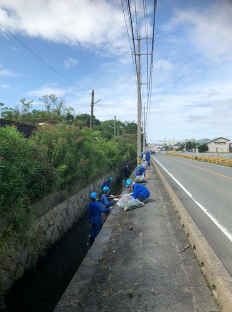 朝一所内一斉清掃