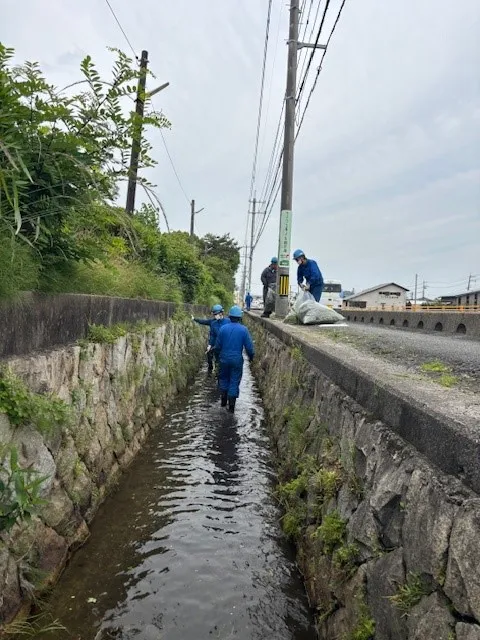 所内一斉清掃（貯水池溝掃除）02